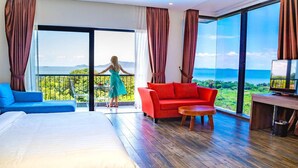 The Bay Suite | Premium bedding, minibar, in-room safe, desk - Kep Bay Hotel & Resort (Kep)