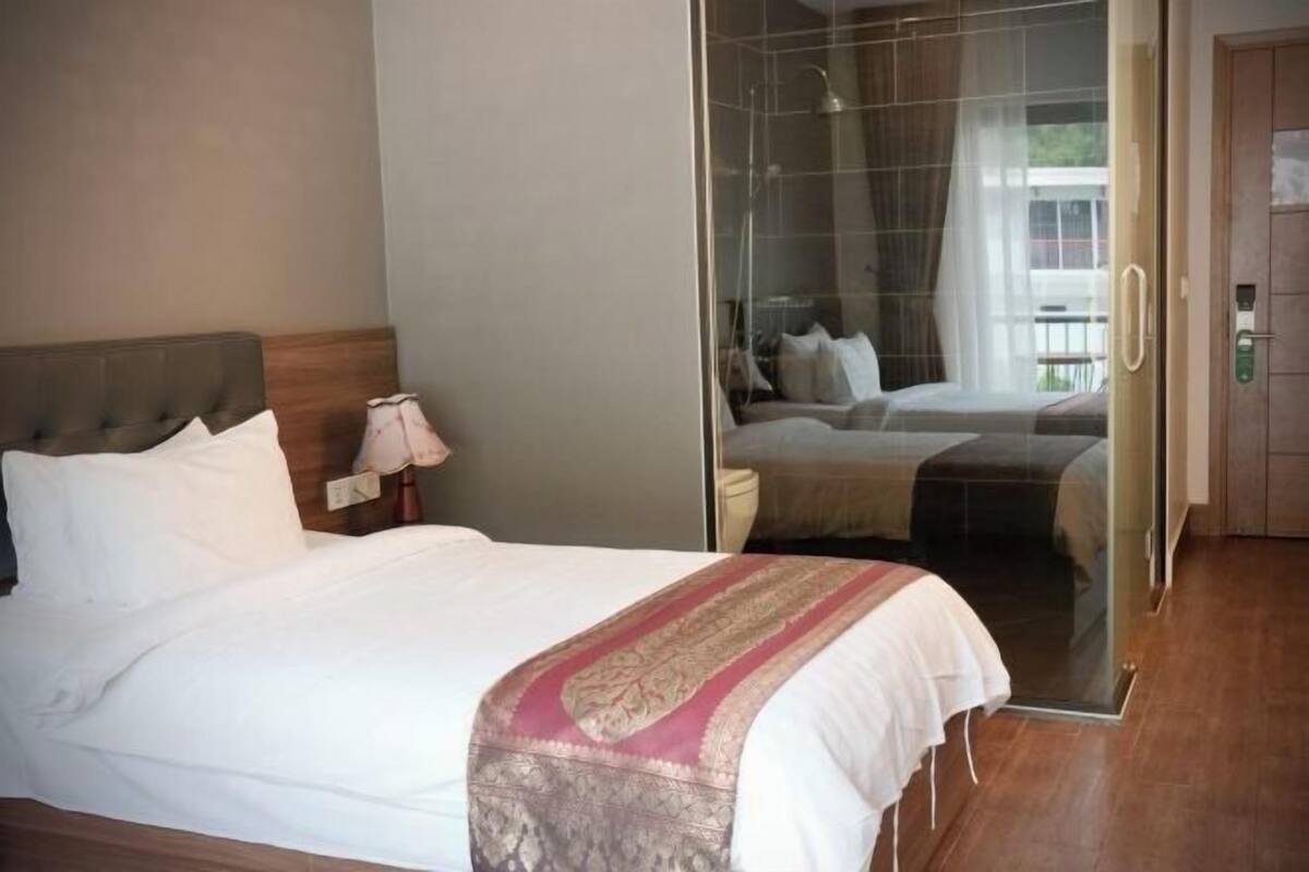 1 bedroom, premium bedding, minibar, in-room safe