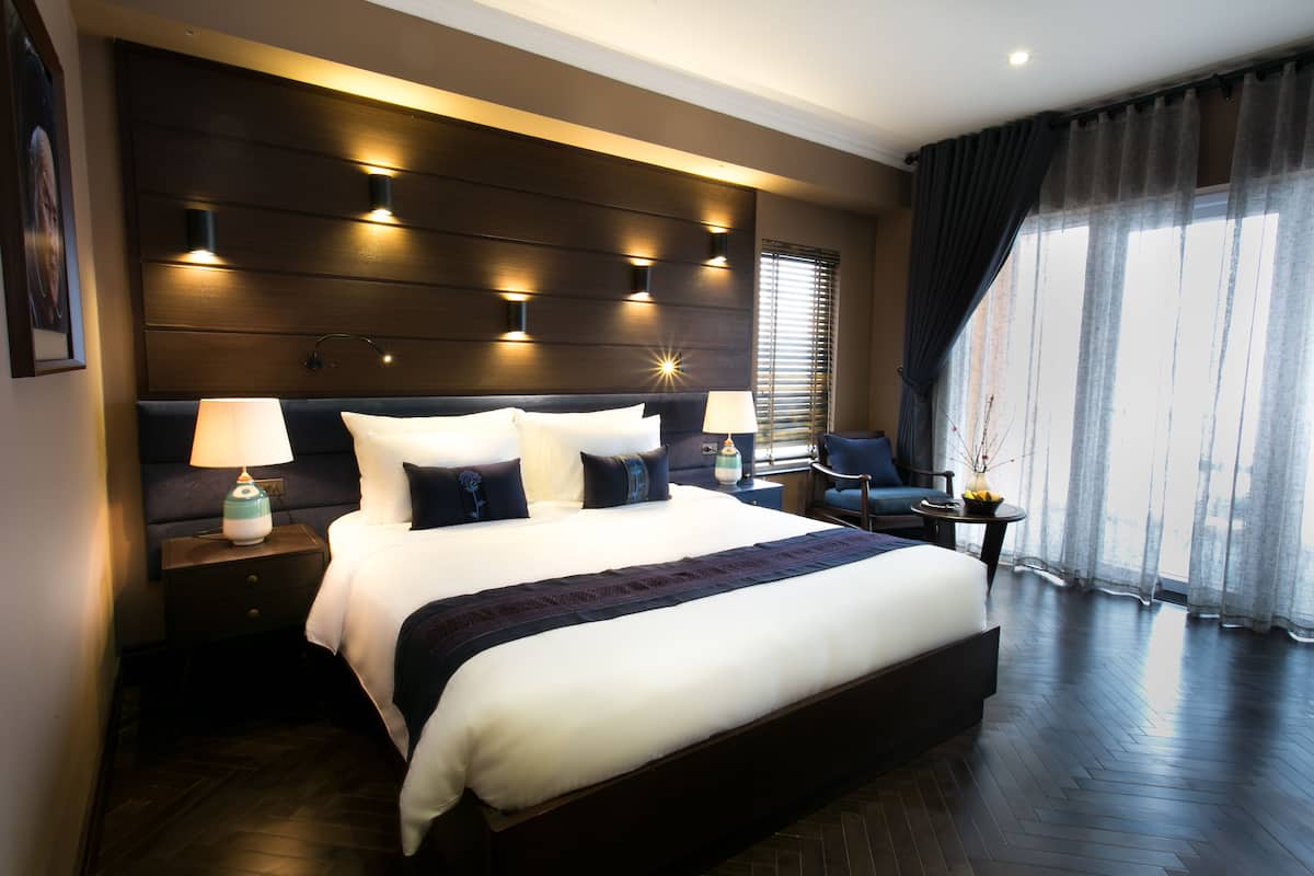 Chambre « Premier », balcon, vue montagne | Literie de qualité supérieure, couette en duvet d'oie, surmatelas