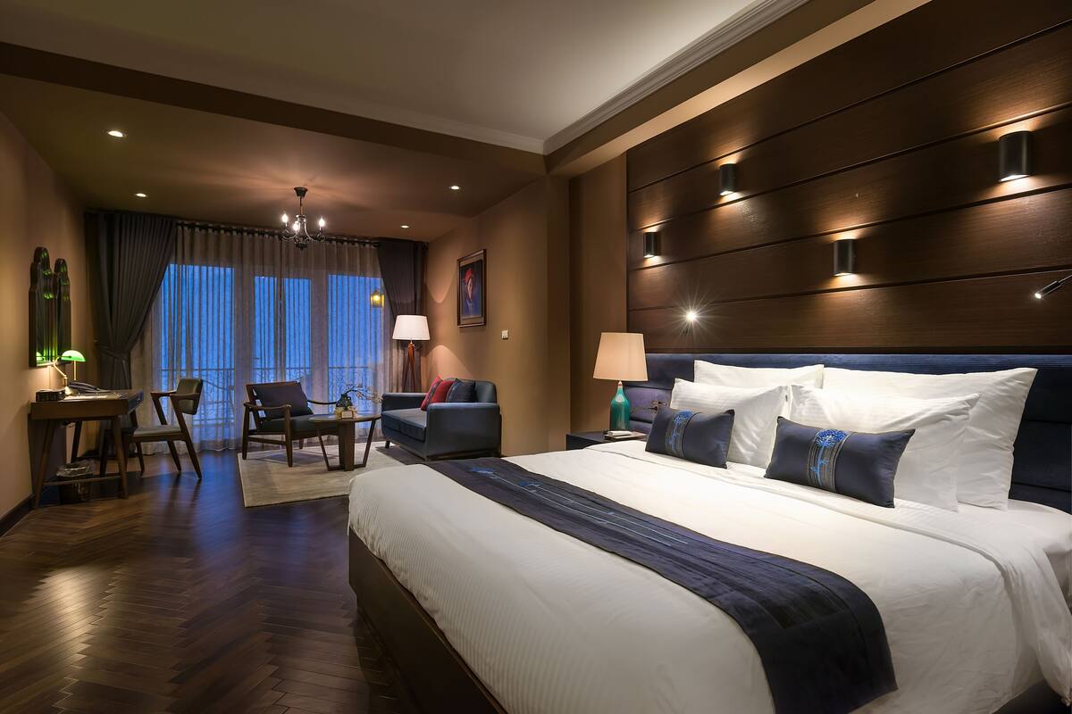 ห้องสวีท, ระเบียง, วิวภูเขา | เครื่องนอนระดับพรีเมียม, ผ้านวมขนเป็ด, เตียงพร้อมฟูกเสริมที่นอน