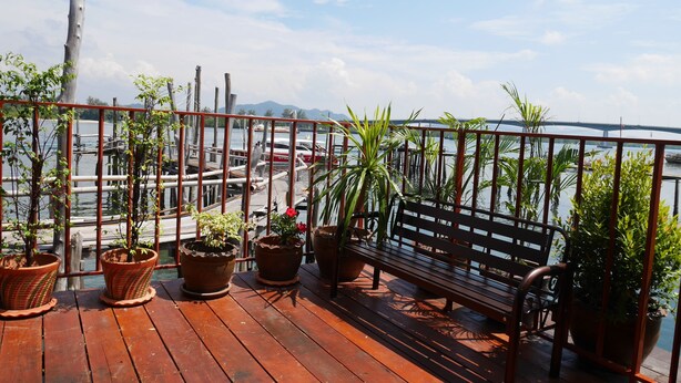 Terrace/patio - At Pier Hostel Lanta (Ko Lanta)