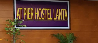 At Pier Hostel Lanta