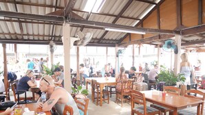 Breakfast and lunch served - At Pier Hostel Lanta (Ko Lanta)