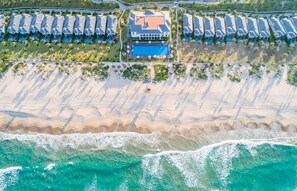 Building design - Melia Vinpearl Cam Ranh Beach Resort (Cam Lam)