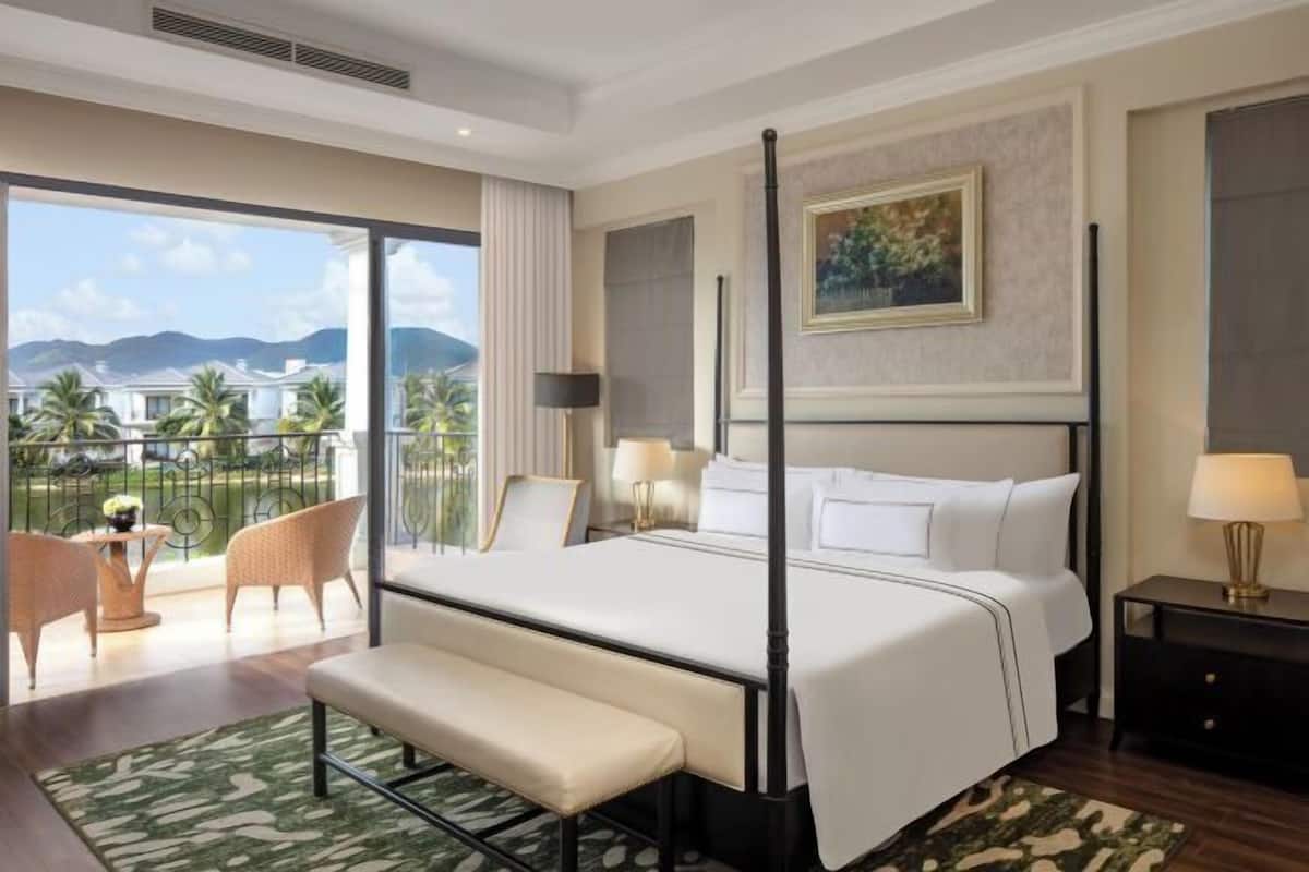 Premium bedding, free minibar items, in-room safe, desk