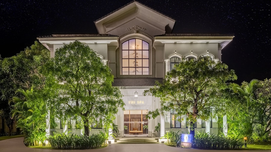 Melia Vinpearl Cam Ranh Beach Resort
