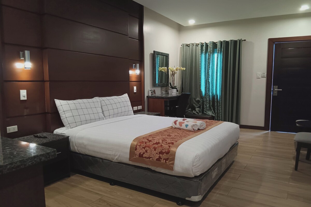 1 kamar tidur, minibar, meja kerja, dan Wi-Fi gratis