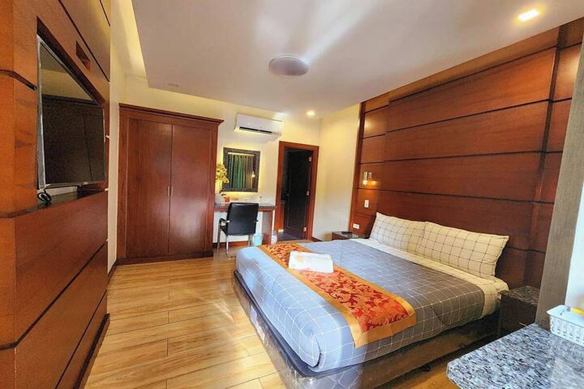 Standard Room | 1 bedroom, minibar, desk, free WiFi