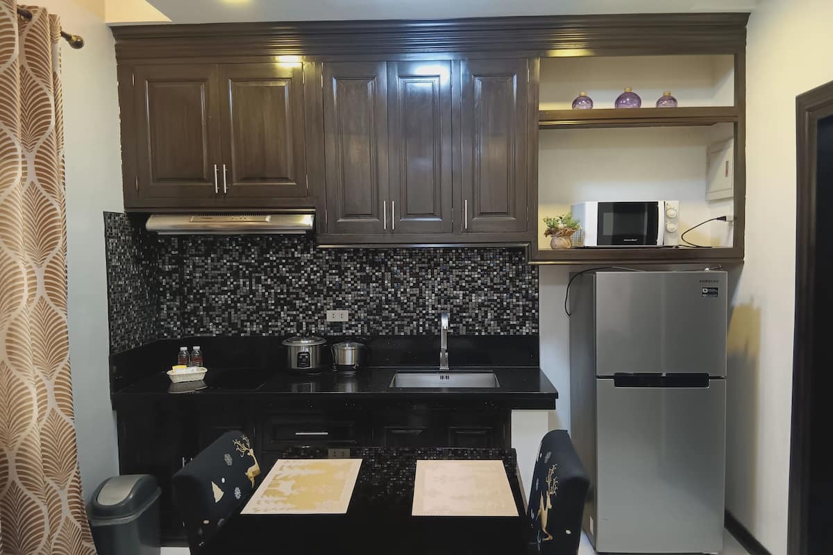 condo twin suite room | private kitchen | coffee/tea maker, electric kettle