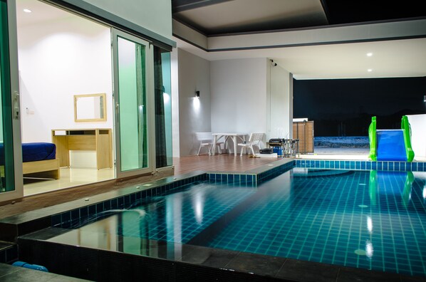 Indoor pool, outdoor pool
