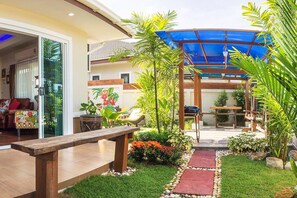 3 Bedroom Pool Villa | Terras