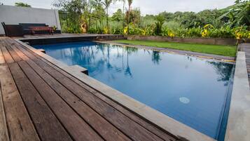 Kolam renang terbuka