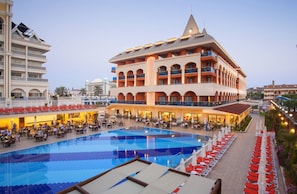 Indoor pool, outdoor pool, pool umbrellas, pool loungers - Side Orange Palace - All inclusive (Manavgat)