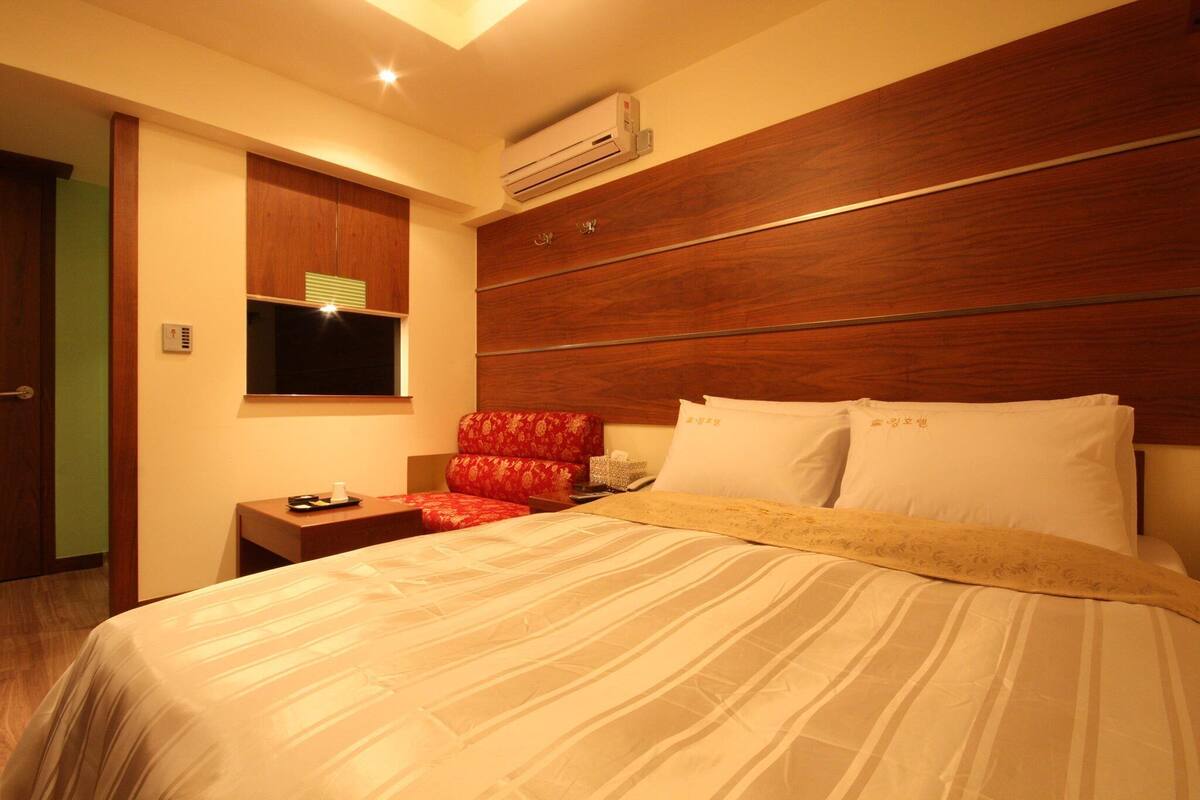 Standard Double Room | Premium bedding, desk, soundproofing, WiFi (free)