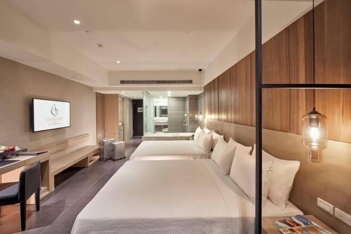 Down comforters, minibar, desk, blackout drapes