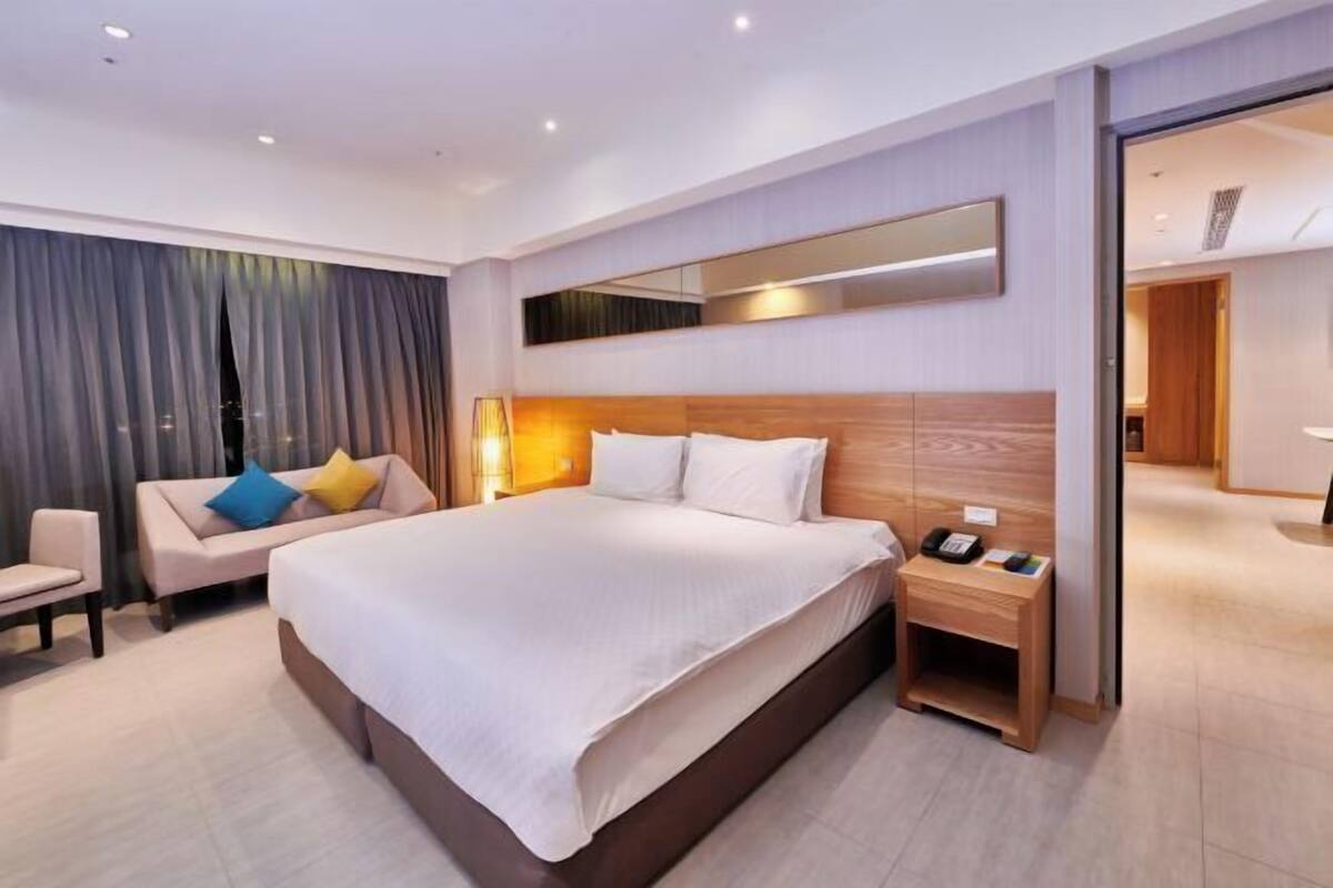 Down comforters, minibar, desk, blackout drapes