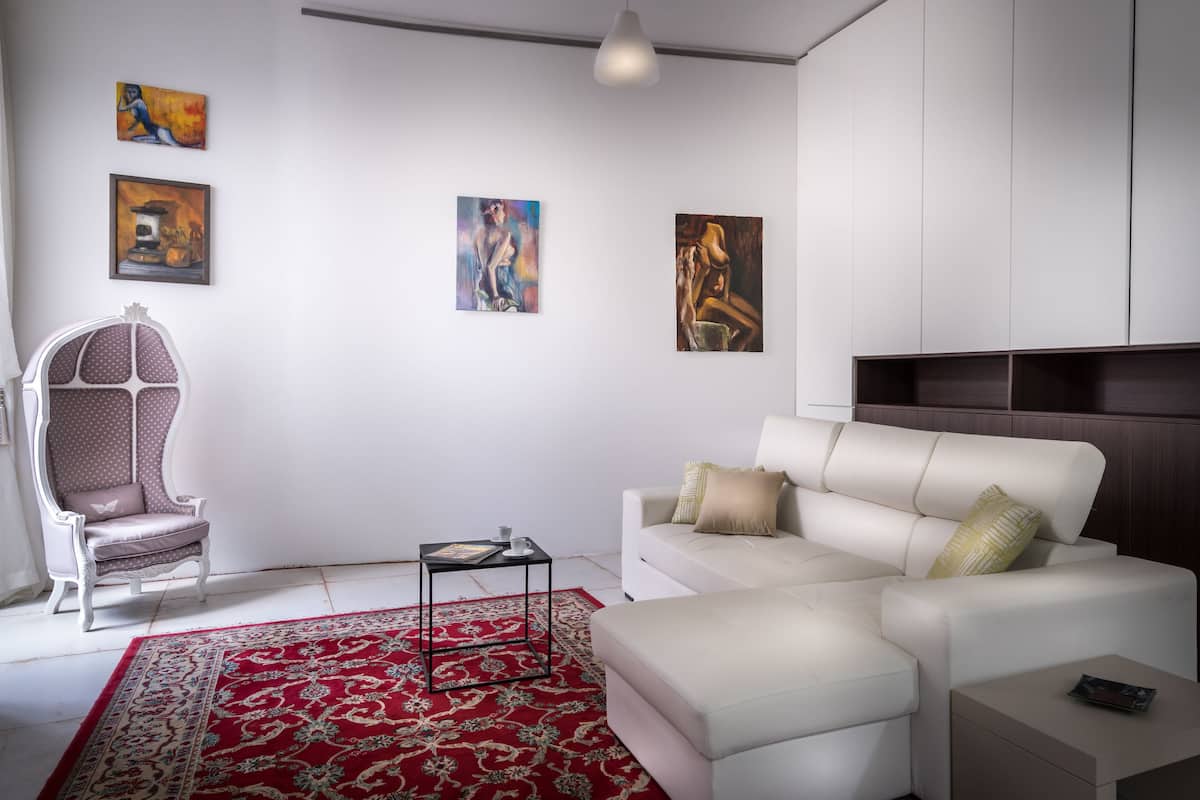 Studio | Living area