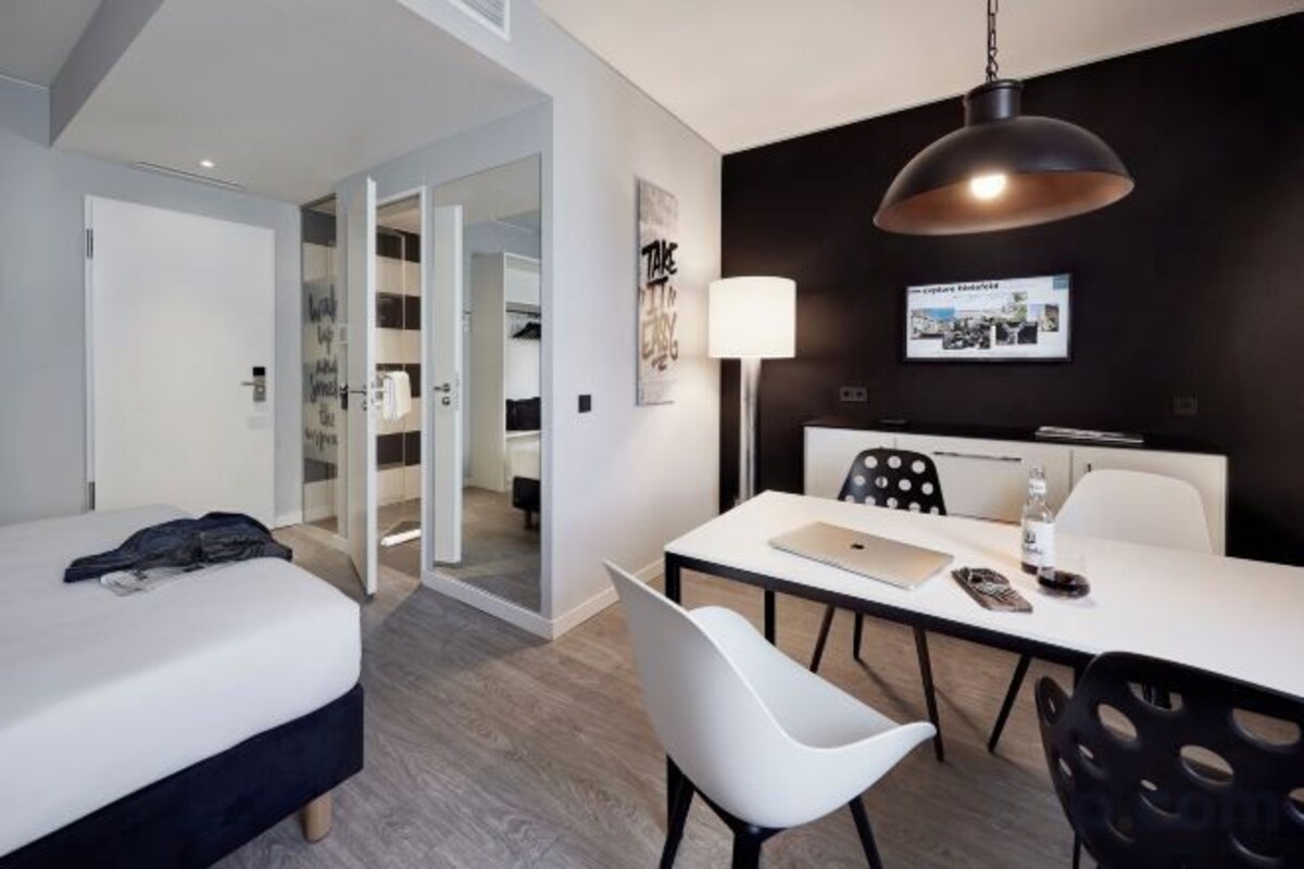 Premium bedding, soundproofing, WiFi (free), bed sheets