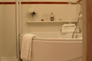 Double Room | Bathroom | Rainfall showerhead, free toiletries, hair dryer, bathrobes - Hotel Motel 2000 (Trezzano sul Naviglio)