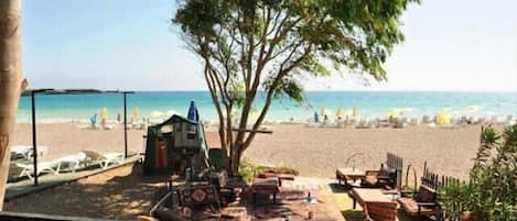 Private beach, sun-loungers, beach umbrellas, waterskiing