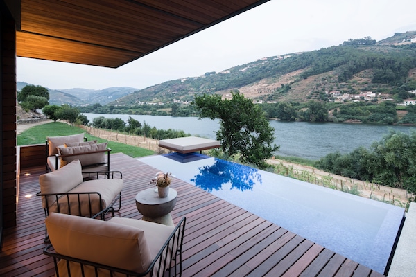 Vila, 1 Tempat Tidur Queen, kolam renang pribadi, pemandangan sungai | Teras/patio