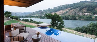 Quinta de S. Bernardo Winery & Farmhouse