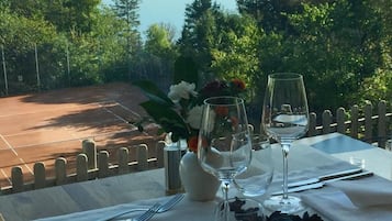 Aperto a pranzo e cena