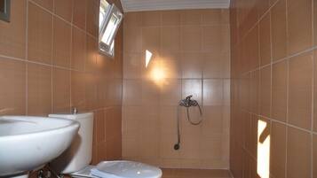 Bungalow | Bathroom | Shower, hair dryer, slippers