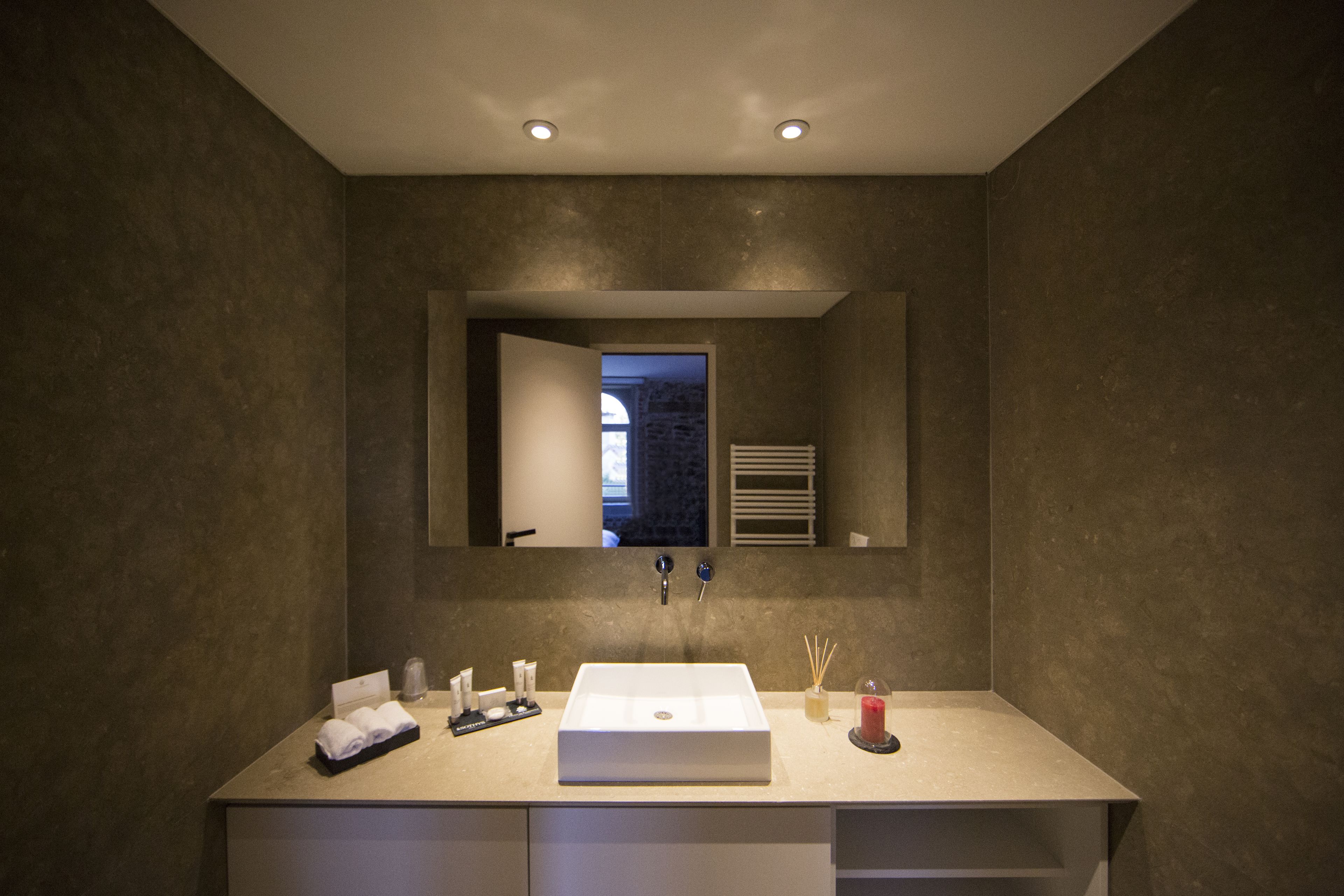 deluxe double room | bathroom amenities | shower, designer toiletries, hair dryer, bidet