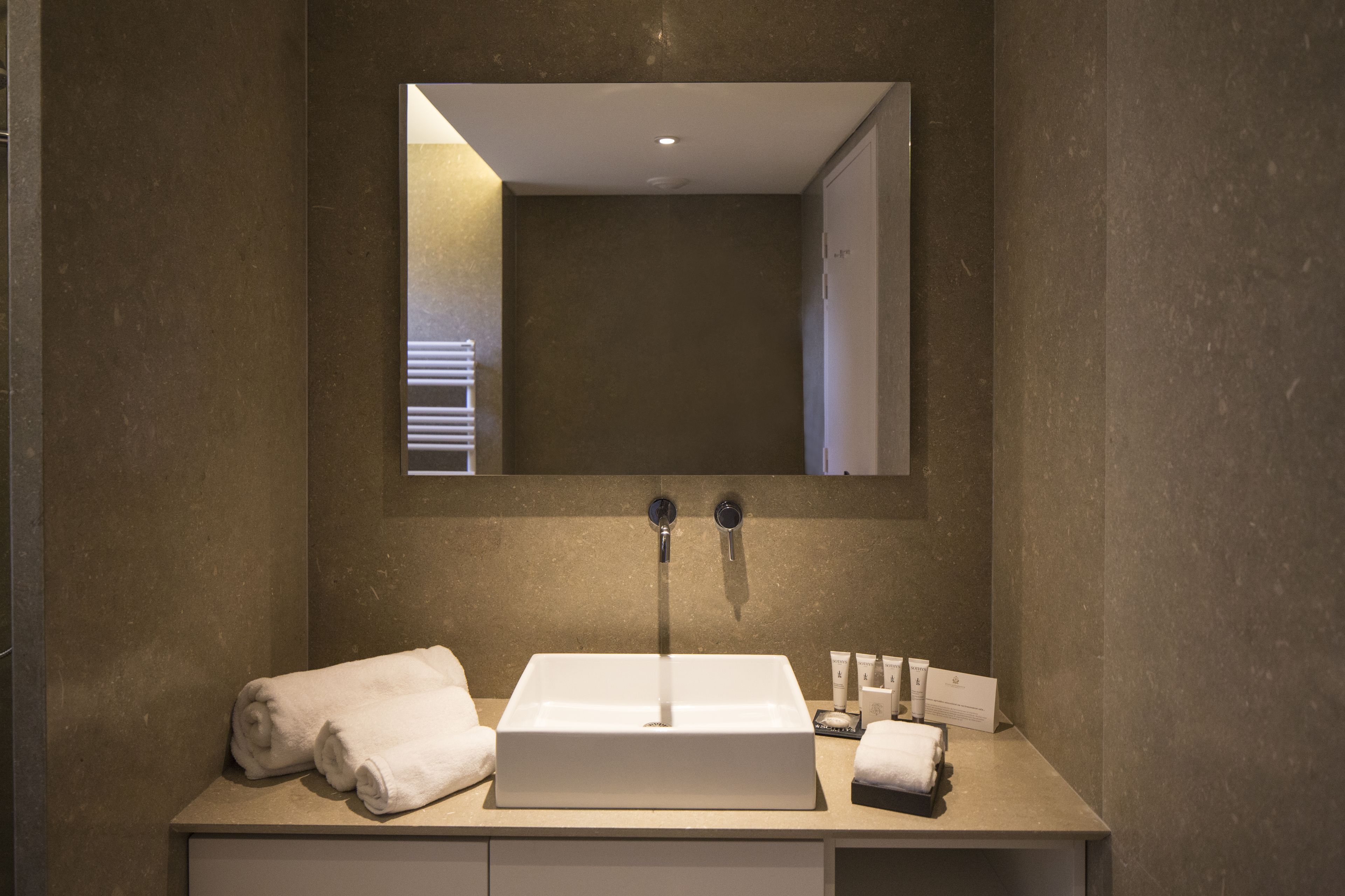 standard double room, accessible | bathroom amenities | shower, designer toiletries, hair dryer, bidet