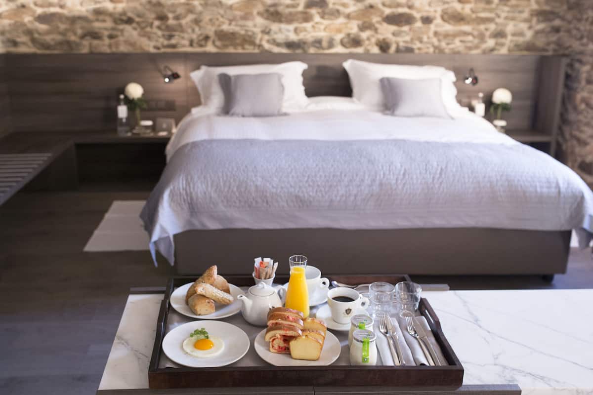 executive double room | minibar, in-room safe, desk, free wifi