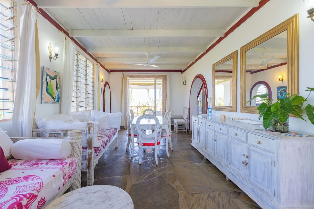 Appartement Deluxe, 2 chambres, vue océan, en front de plage | Coin séjour