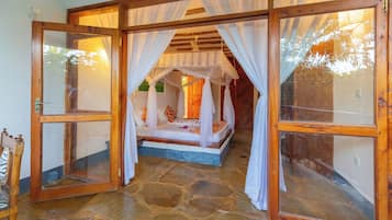 Deluxe tweepersoonskamer, balkon | Een laptopwerkplek, verduisterende gordijnen, gratis wifi, beddengoed