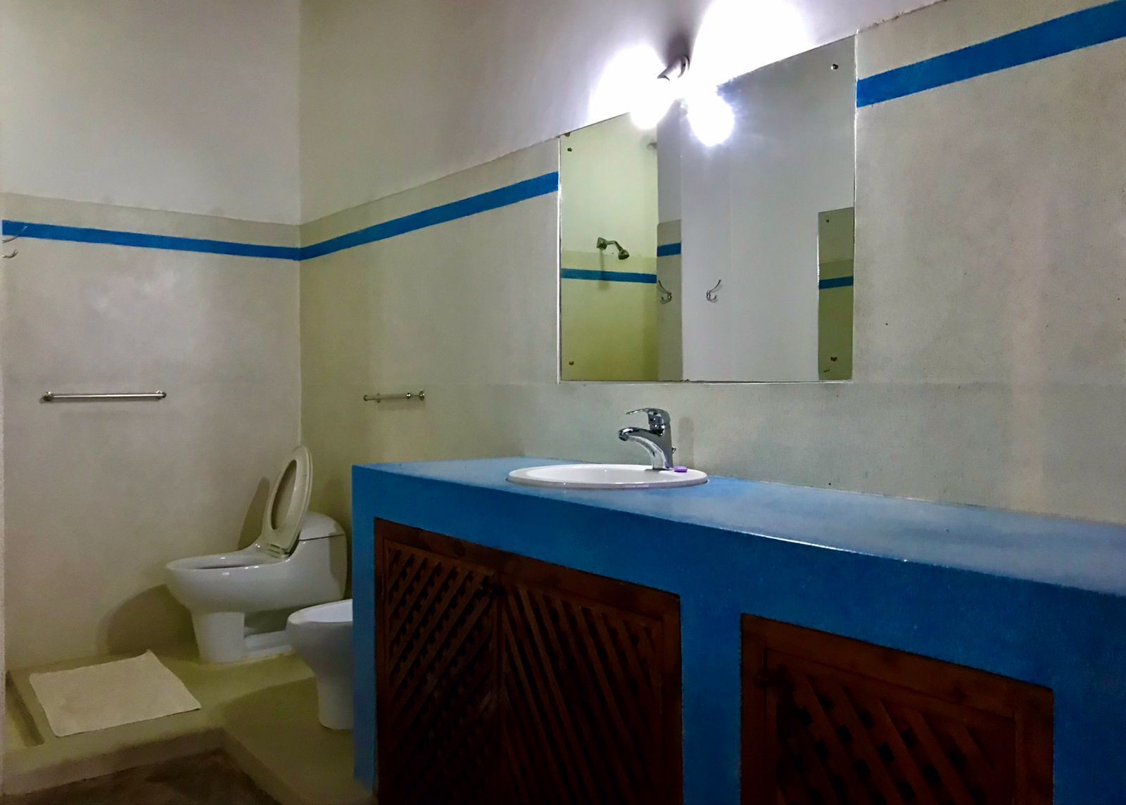 Comfort Apartment, 1 Bedroom, Beach View, Beachfront | Bathroom