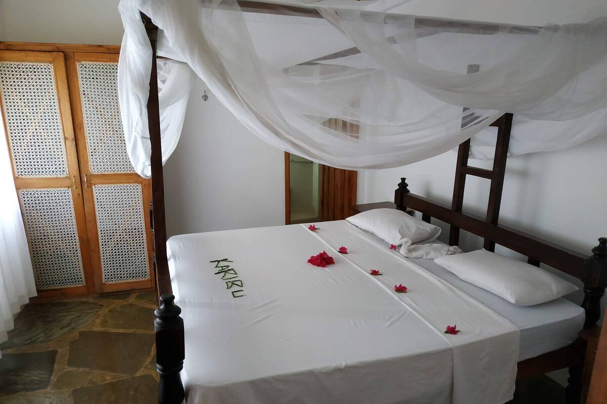 Espace de travail pour ordinateur portable, rideaux occultants