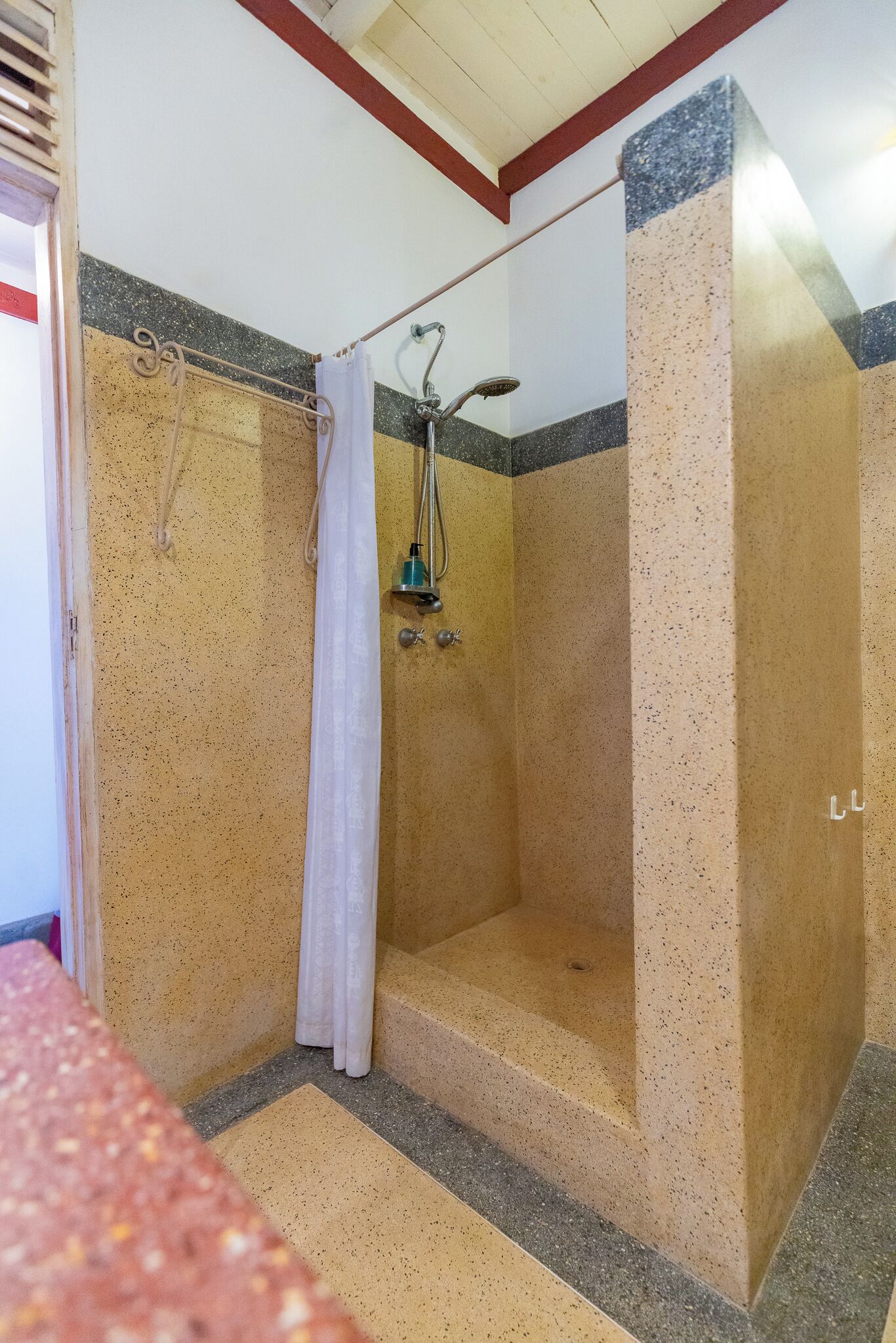 Deluxe Apartment, 2 Bedrooms, Ocean View, Beachfront | Bathroom