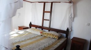 Chambre Double Deluxe, balcon | Espace de travail pour ordinateur portable, rideaux occultants