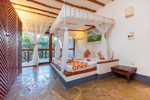 豪華雙人房, 露台 | 手提電腦工作空間、遮光窗簾/窗簾、免費 Wi-Fi、床單