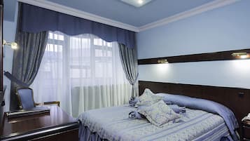 Suite | Premium bedding, minibar, in-room safe, soundproofing