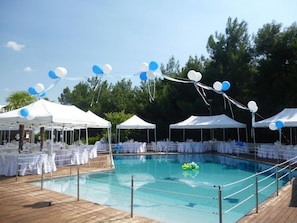 Outdoor pool, pool loungers