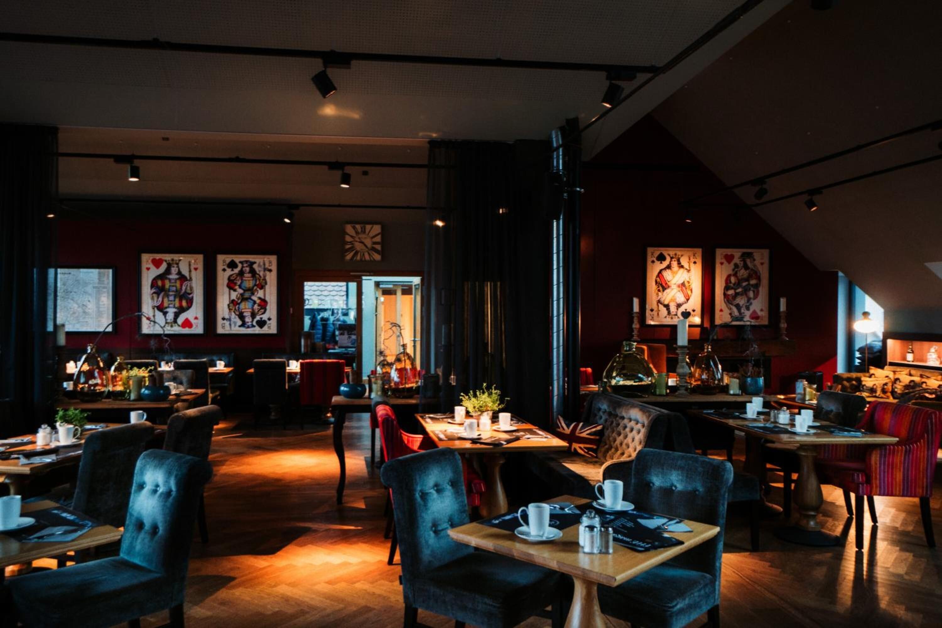 daily buffet breakfast (eur 21.00 per person)