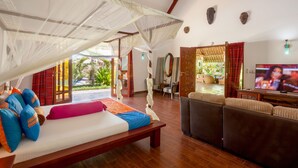 Vila superluxo, 2 quartos, piscina particular | 2 quartos, cofres nos quartos, ferros/tábuas de passar roupa