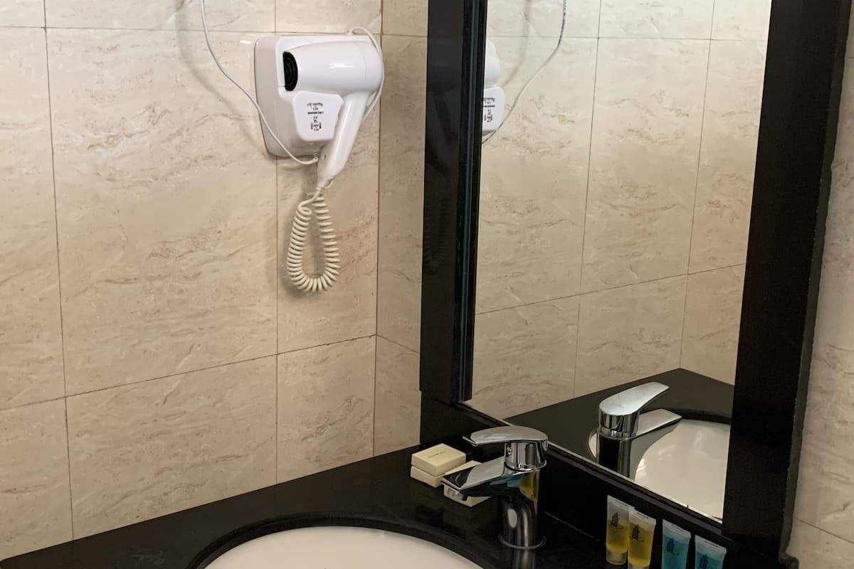 flat-screen tv