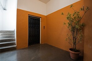 Interior entrance - HMR Royal Inn (Pune)