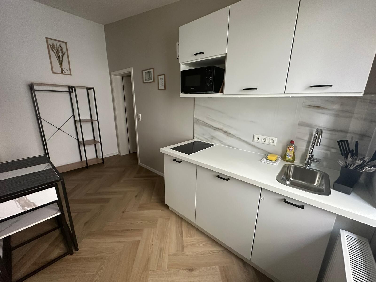 Deluxe-studiosuite - 2 enkeltsenge | Privat tekøkken | Minikøleskab, mikrobølgeovn, kogeplade, elkedel
