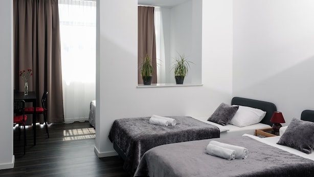 Comfort Studio Suite, 2 Twin Beds, Non Smoking, Kitchenette | Blackout drapes, soundproofing, WiFi (free), bed sheets - Aparthotel Lenau (Hannover)