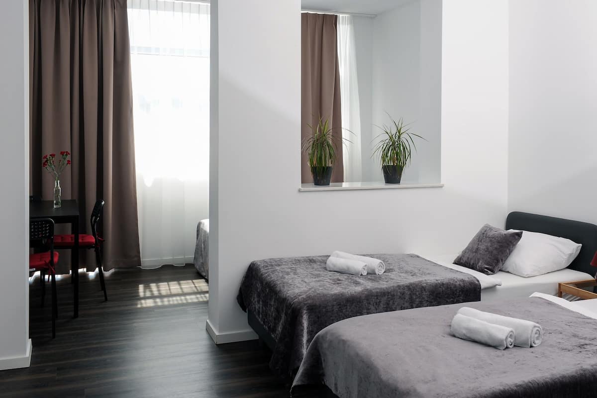 Comfort Studio Suite, 2 Twin Beds, Non Smoking, Kitchenette | Blackout drapes, soundproofing, WiFi (free), bed sheets