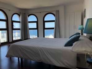 Studio, Sea View | Blackout drapes, free cribs/infant beds, rollaway beds, free WiFi