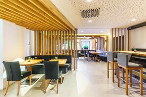 Breakfast, lunch, dinner served; Regional cuisine - Hotel Hirschentenne (Stams)