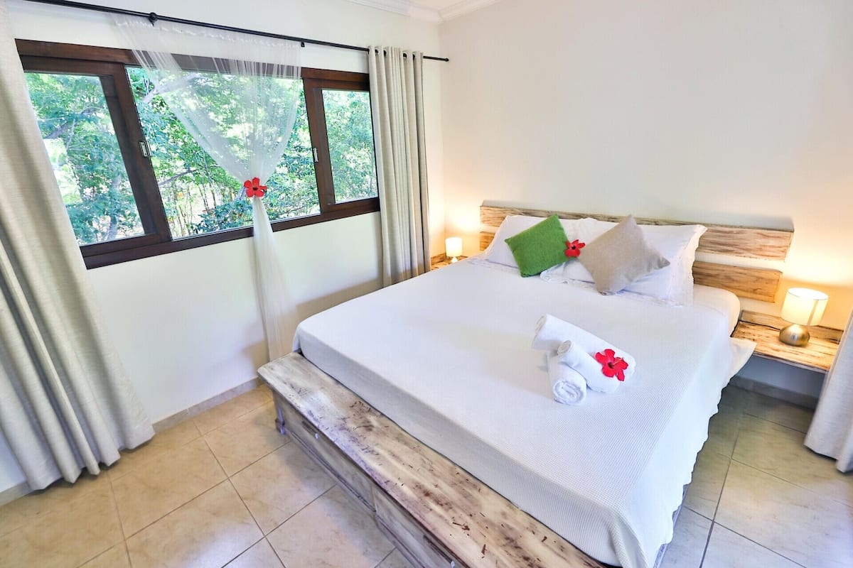 1 habitación, caja de seguridad en la habitación y cortinas blackout